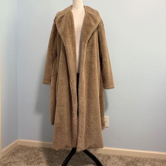 PrettyLittleThing Camel Teddy Bear Borg Coat Size 10 - Picture 1 of 13
